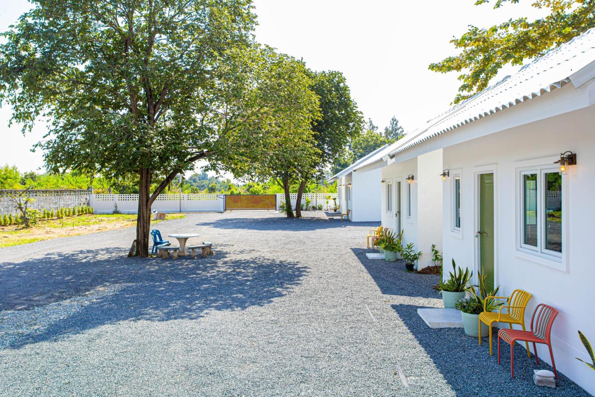 Vawa Guesthouse Kanchanaburi Luaran gambar
